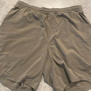 Lulu Pacebreaker
- Liner Cut Out 
- Size Large 7” Inseam